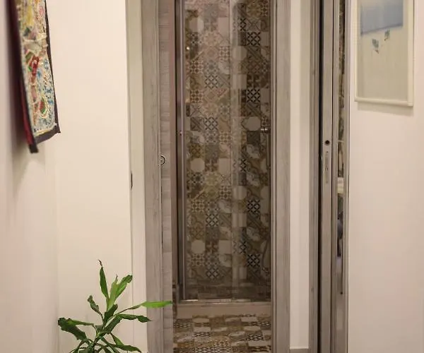 Artnapoli Lägenhet *